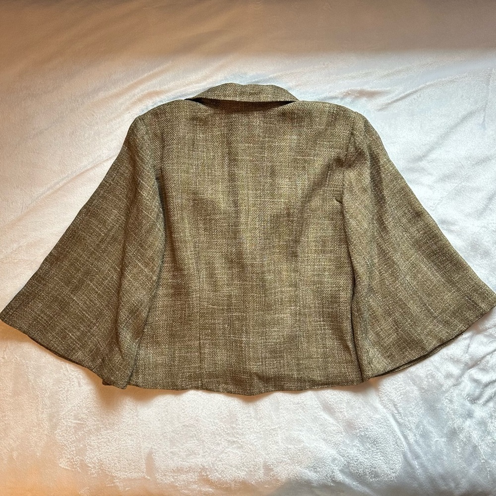 SOLD. Cami Cropped Bell Sleeve Blazer Women’s Jacket Sz 8 Beige Tan - Picture 2 of 5
